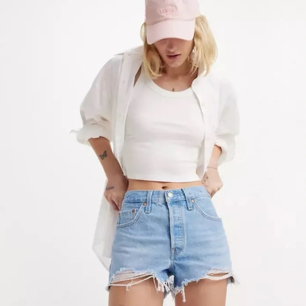 Levi’s Premium 501 Original Fit High Rise Short in Luxor Heat Light Wash Size 28